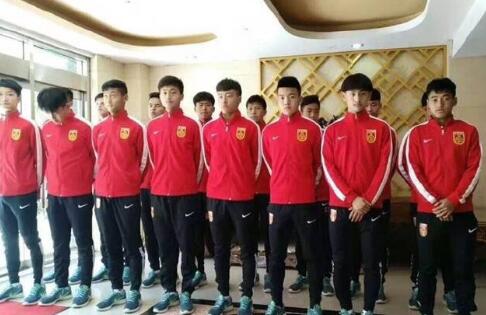 至于卡瓦哈尔，他同样被排除在和阿拉维斯的比赛之外。